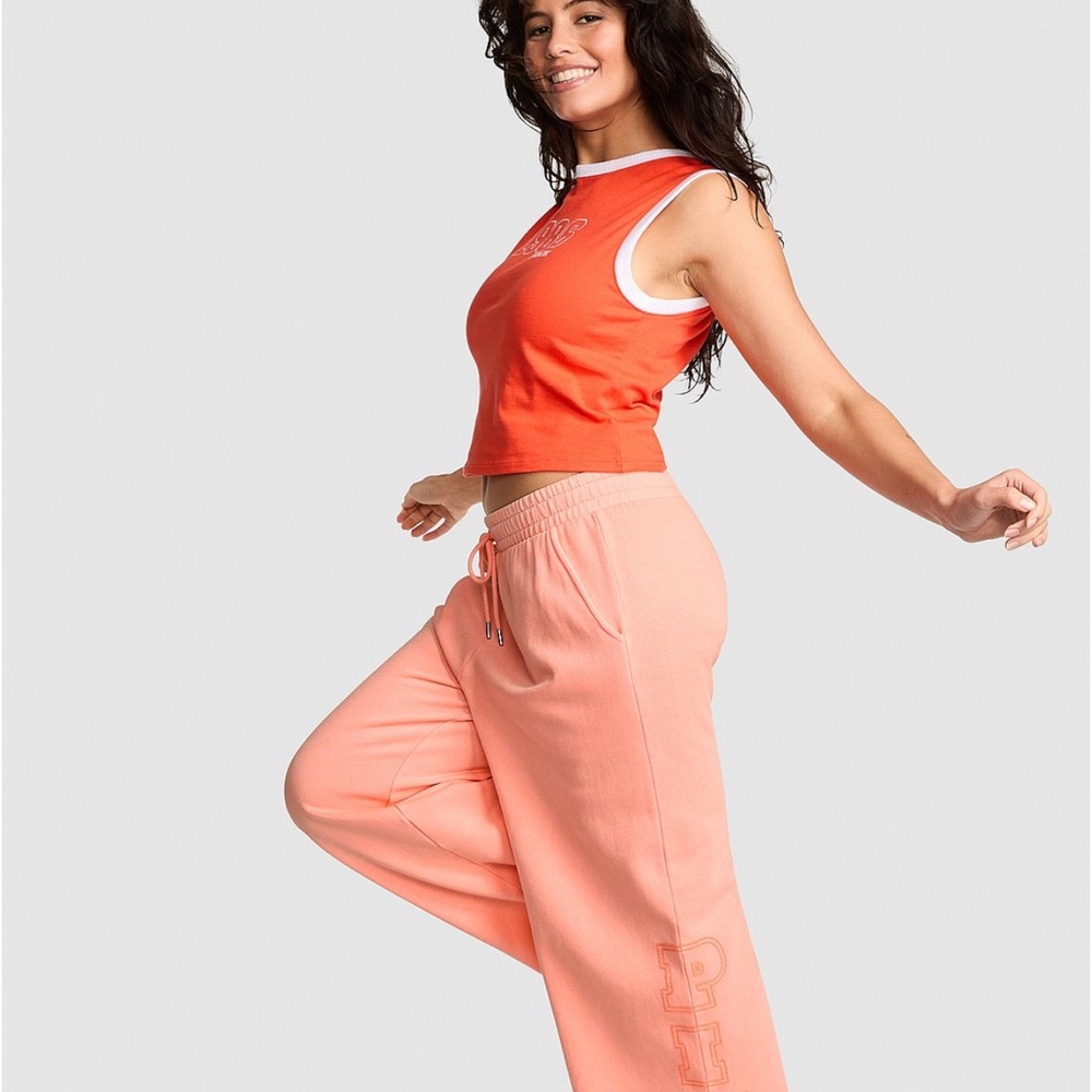 NWT Victoria’s Secret Ivy Fleece Wide-Leg Split-Hem Sweatpants. SOLD OUT. Size M